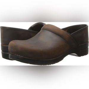 Dansko Men’s Professional Clog in Antique Oiled Brown Leather, Size 11.5